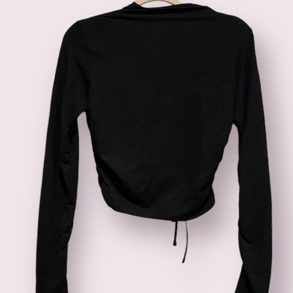 ASTR the Label Asymmetrical Black Long Sleeve Ruched Top V Neck Size Medium - Picture 3 of 11